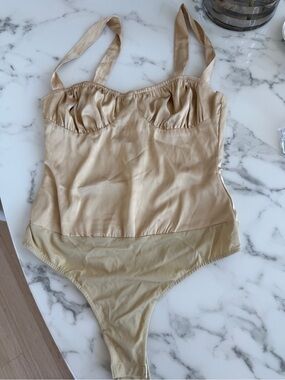 Danielle Bernstein WeWorewhat One-Piece Bodysuit in Beige/Cream Sz 0 NWOT